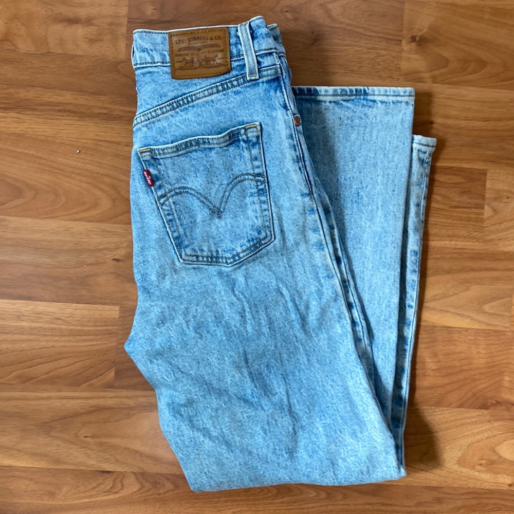 Levi’s Stone High Rise Ribcage Straight Jeans